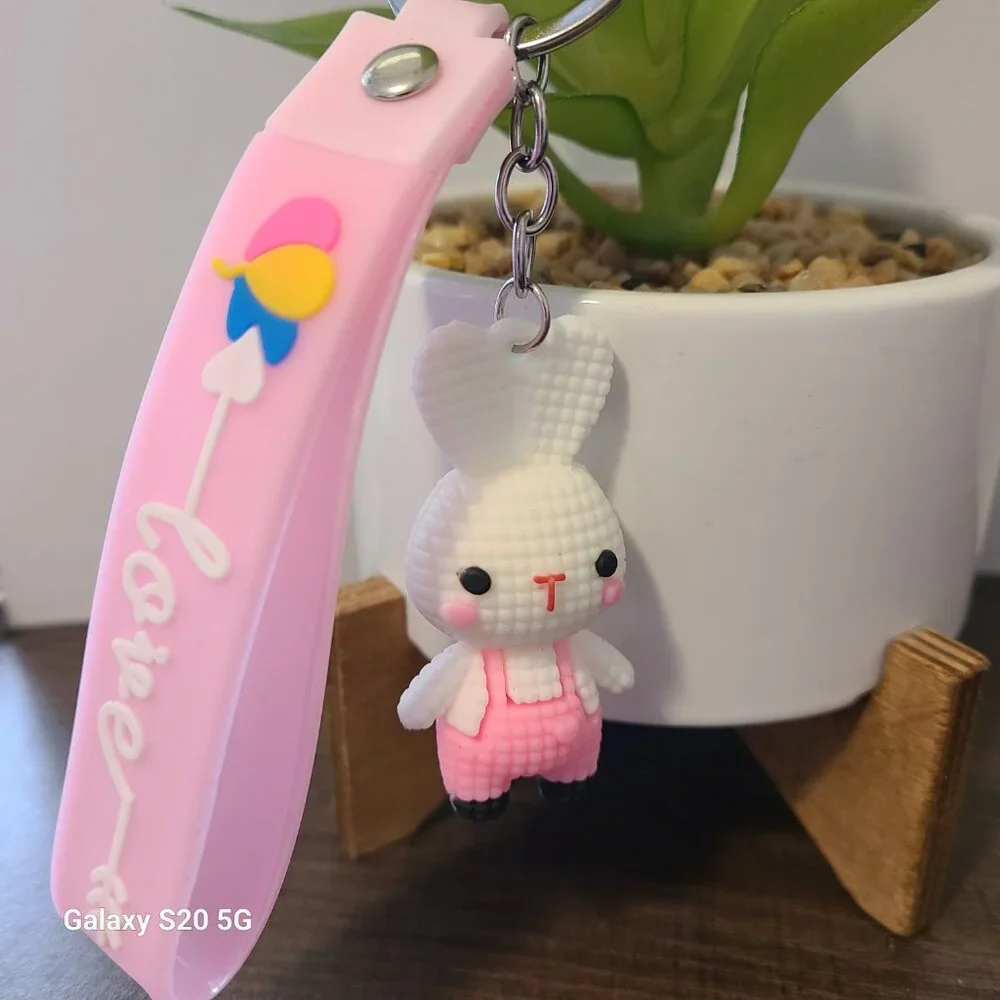 Unbranded White Bunny w/Pink Overalls Keychain NEW‎ Unisex Easter Holiday Event
